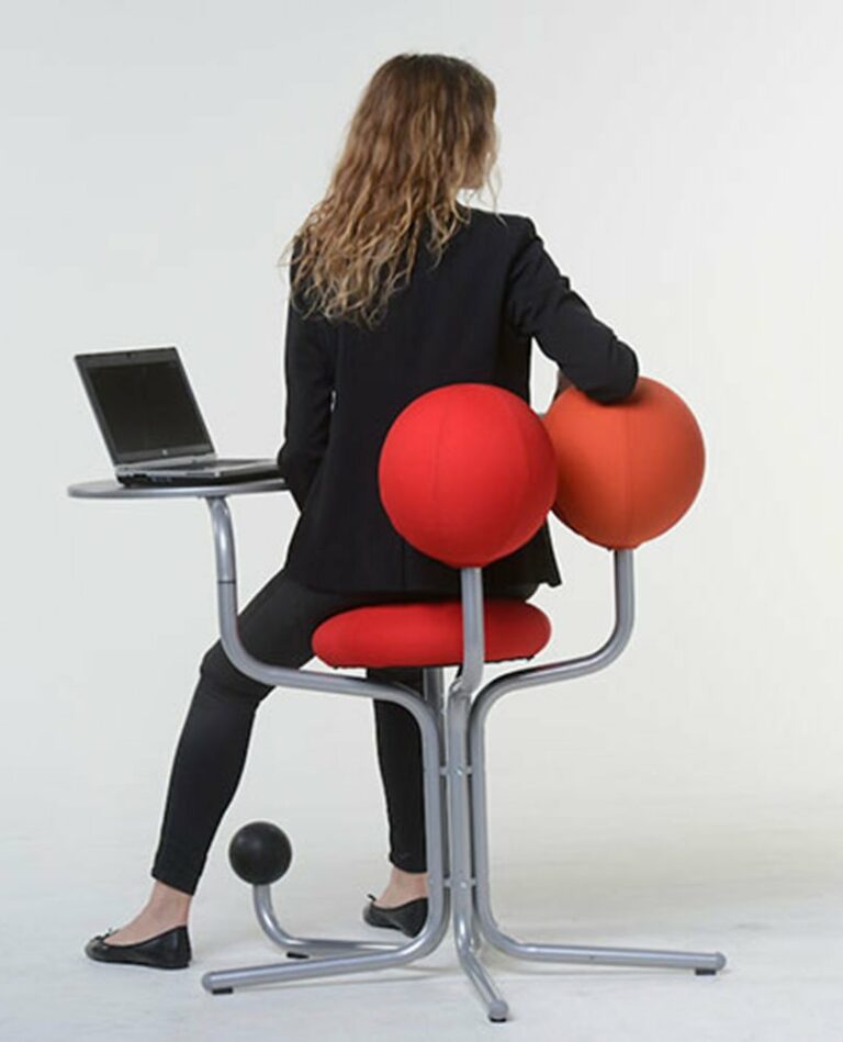 Globe Concept Tree - business woman back